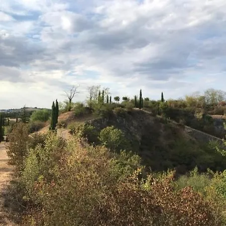 Au Coeur De La Toscane Angevine Holiday home *